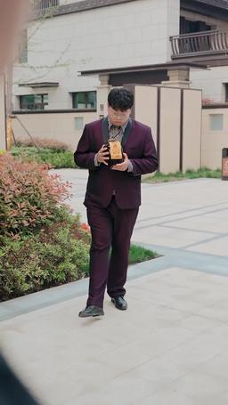 巔峰丐婿從被美女姐姐撿回家開始 episode 40