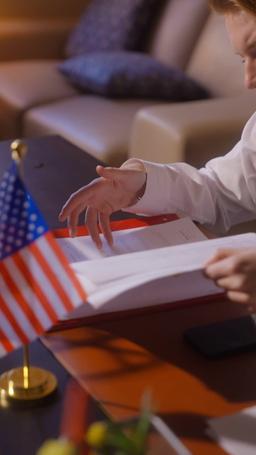 Attraktives Model ist ein Milliardärs-CEO episode 52