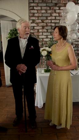 億萬總裁的純情代孕妻 episode 49