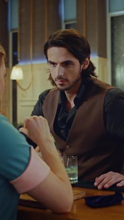 Deseada por dos: el vampiro y el cazador episode 5