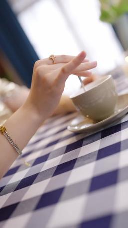 Un Lío de Amor episode 6