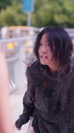 恋人の祖父の医療費を立て替えた trailer