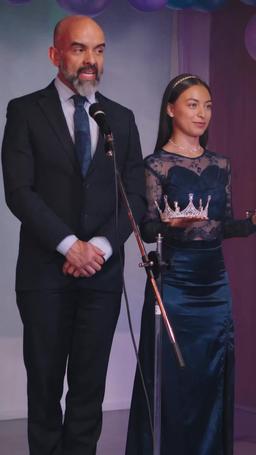 Sirviendo a mi rival episode 75