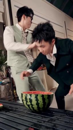 巔峰丐婿從被美女姐姐撿回家開始 episode 7