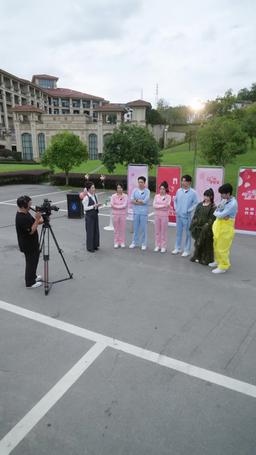 Un Lío de Amor episode 64