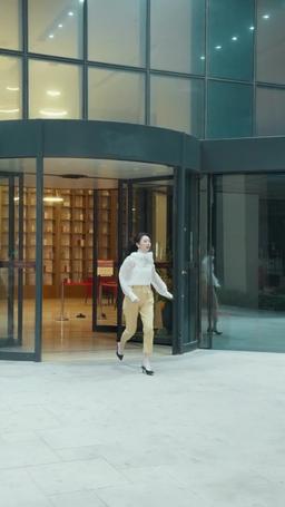 Derrière l'Uniforme : L'Homme Invincible episode 29