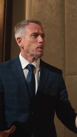 La boss affronta i bulli di Las Vegas! episode 79