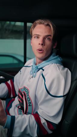 Cómo Deshacerse de una Estrella del Hockey episode 12