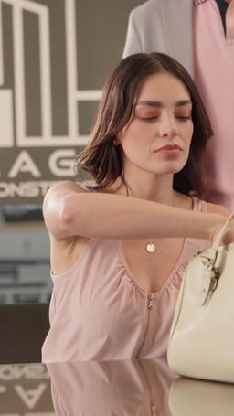 El Escort que Conocí en París episode 25