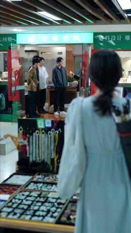 Dewa Bangkrut yang Menikahi Istri Bisu episode 10