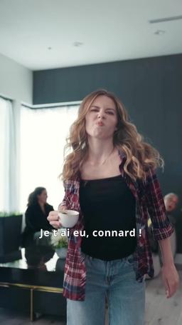 Fille de la Campagne Mariée à un PDG trailer