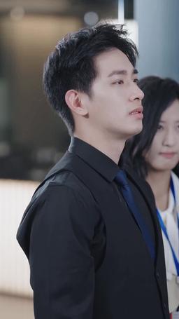 Yeni Stajyer CEO'nun Şımarık Karısı episode 14