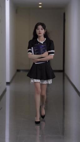 網戀奔現後被總裁掐腰寵 episode 50