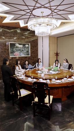 Aman Tanrım! Süperstar'ın Karısı Burada Çalışıyor episode 14