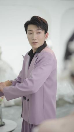 After Being Reborn, I Got Married to My Ex-boyfriend’s Uncle episode 4