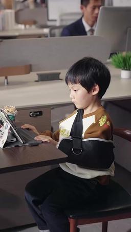 [Dubbing] Brzemienna, słodka żona rozpieszczana przez bogatego męża. episode 9