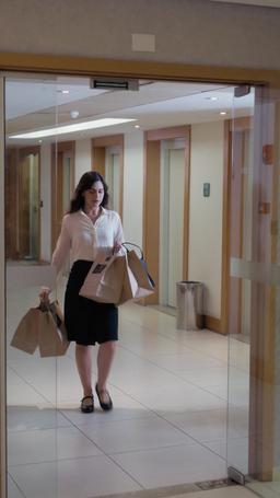 Bajo la Máscara de Mi Esposo CEO episode 41