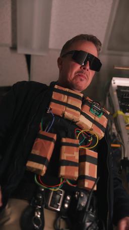 Hey Jefe, Su Empresa Está Siendo Bombardeada episode 72