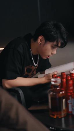 破產後我成了死對頭的秘書 episode 42