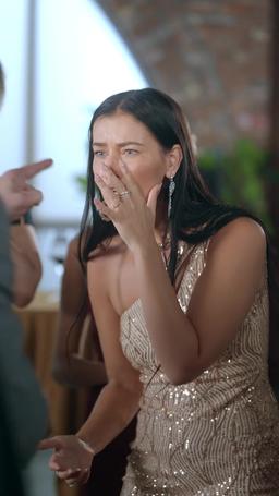 Kebangkitan Ratu: Balas Dendam di Karpet Merah episode 34