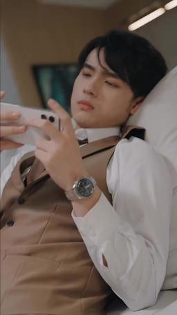 破產後我成了死對頭的秘書 episode 33