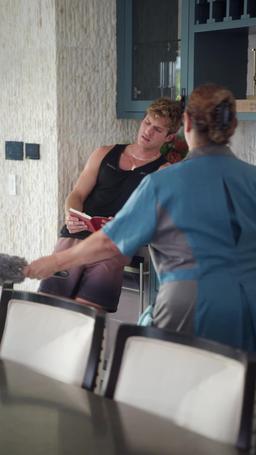 Ratu Lapangan Tenis episode 22