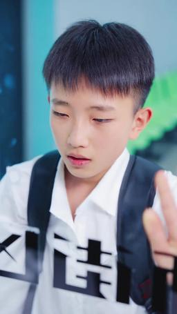 Gerçek & Sahte Genç Efendi: Dört Teyzem Ve Dev İsim episode 4