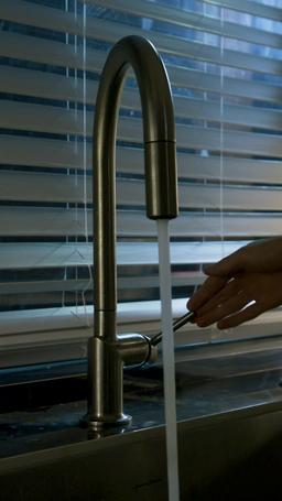 Tienimi stretta nell'oscurità episode 9