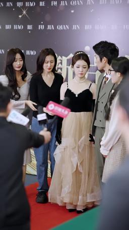 Oddio! La Moglie Della Superstar Lavora Qui episode 53