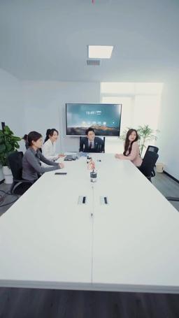 踹翻渣男後，首富千金馬甲藏不住了 episode 36