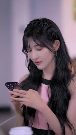 網戀奔現後被總裁掐腰寵 episode 18