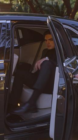 ملك الألفا وعروسه العذراء[ مدبلج ] episode 33