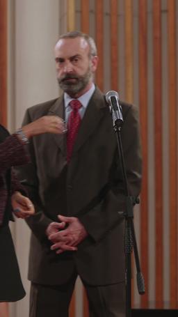 Verdadera heredera vs Falsa millonaria episode 9