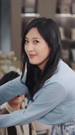 Yeni Stajyer CEO'nun Şımarık Karısı episode 31