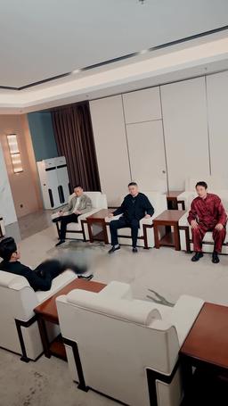 巔峰丐婿從被美女姐姐撿回家開始 episode 28