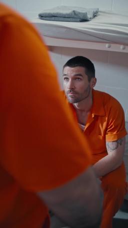 「Synchronisierung」Undercover im Gefängnis: Der König der Zelle episode 13