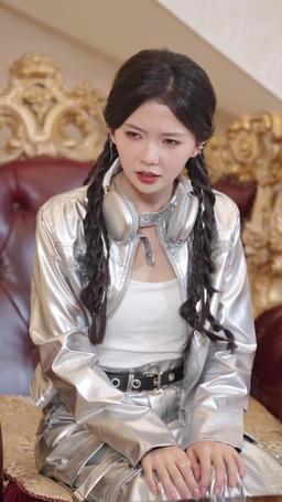 Penjahat Wanita Jadi Kesayangan Semua Orang episode 6