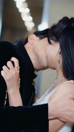 踹翻渣男後，首富千金馬甲藏不住了 episode 20