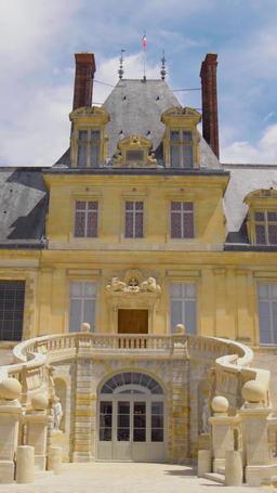 Kamu yang Pecat Seorang Bintang Busana episode 29