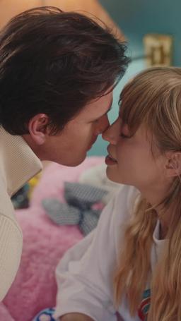 Jatuh Cinta pada Sahabat Ayahku episode 16