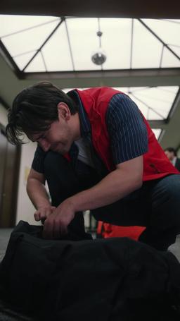 Hey Jefe, Su Empresa Está Siendo Bombardeada episode 35