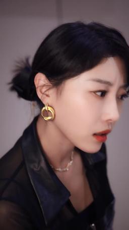 In This Life, Crown Princess Steals the Spotlight episode 31