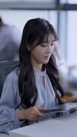 網戀奔現後被總裁掐腰寵 episode 3