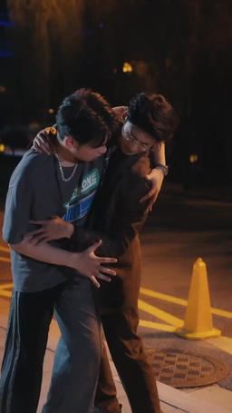 破產後我成了死對頭的秘書 episode 46