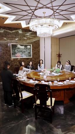 Oddio! La Moglie Della Superstar Lavora Qui episode 15