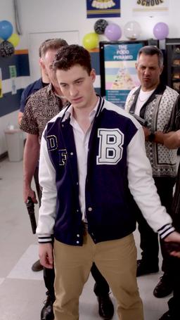 زعيم المافيا يسيطر على  المدرسة الثانوية episode 59