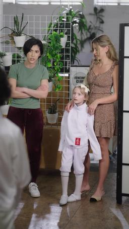 Runaway Mom Runaway Single Mom, Safe in His Arms Full Episodes | ReelShort