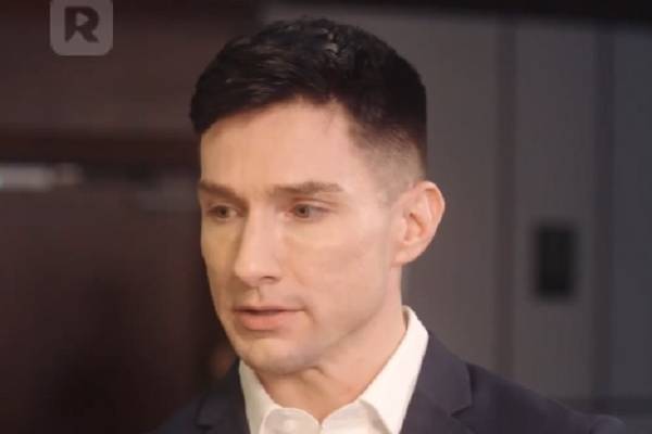 dinero armas y feliz navidad completo en español