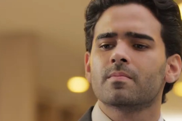 Actor Hassler Moreno como Vicente en  Sí a primera vista