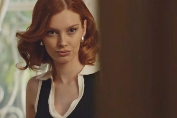 Valeria Villanueva como Karla en Receta para fingir un matrimonio